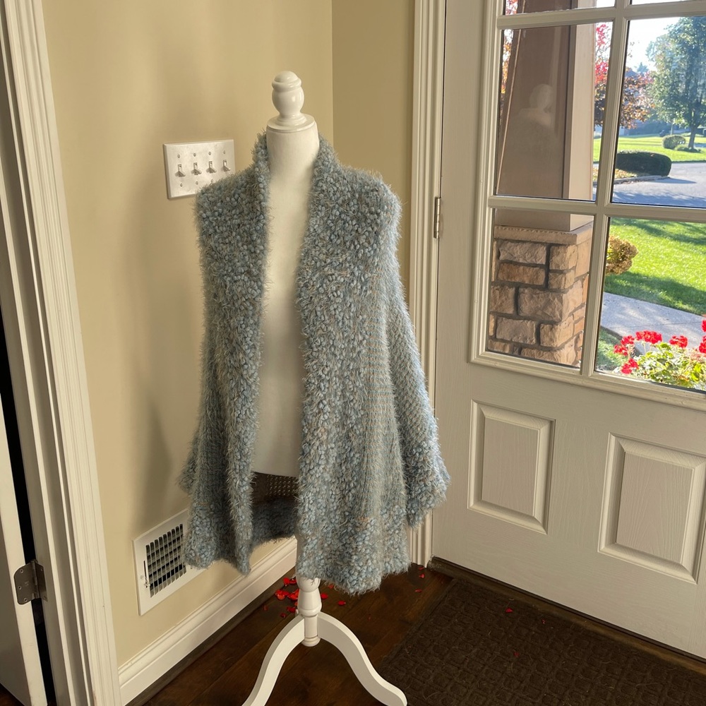 🦋 Luxe Boutique *find* Feather sweater ⭐️ One of a kind!